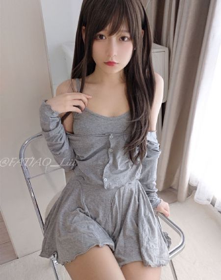 丰满的女秘书_超清完整视频观看